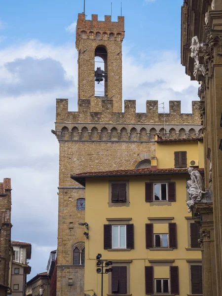 Floransa - Vecchio Sarayı tarihi kent merkezindeki ünlü Palazzo Vecchio