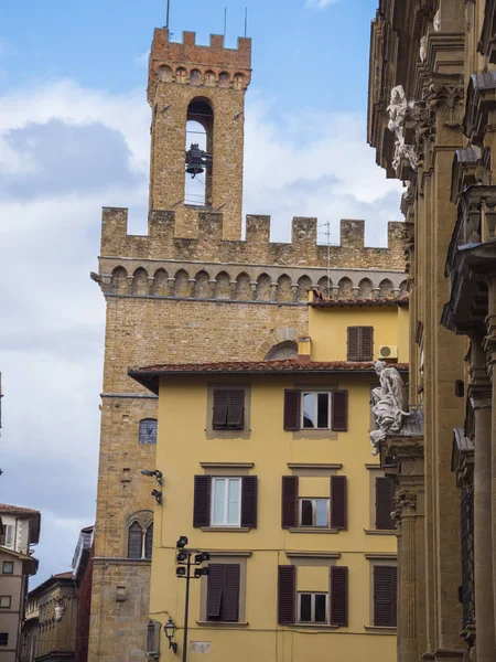Floransa - Vecchio Sarayı tarihi kent merkezindeki ünlü Palazzo Vecchio