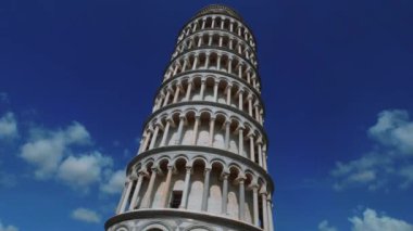 Ünlü Pisa Kulesi - Toskana bölgesindeki önemli dönüm noktası