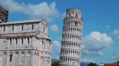 Pisa Katedrali ve Duomo Meydanı'nda Leaning Tower