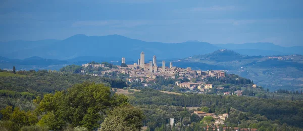 Pequeño pueblo en la Toscana - San Gimignano —  Fotos de Stock