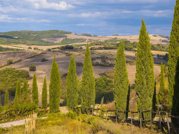 İtalya Tuscany'de üzerinde mavi gökyüzü