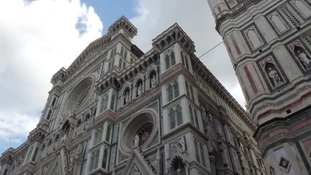 Catedral de Santa Maria del Fiore en Florencia en la Plaza del Duomo - mayor atracción de la ciudad - Toscana — Vídeos de Stock