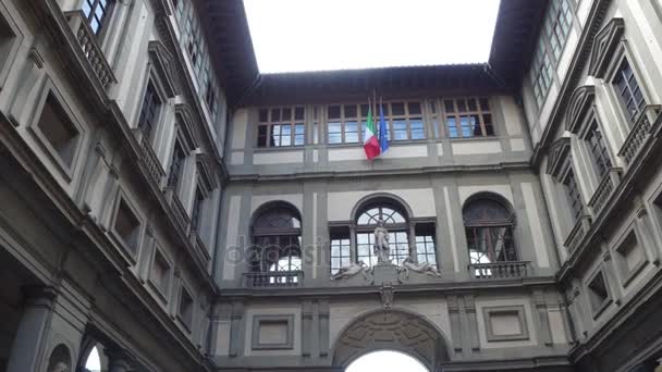 De wereldberoemde Uffizi museum en galeries in Florence - Tuscany — Stockvideo