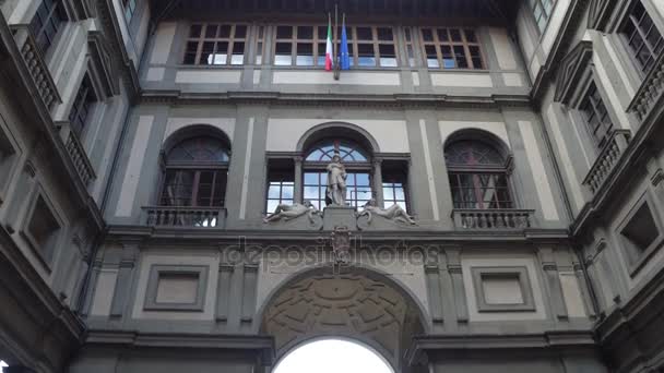 El famoso museo de los Uffizi y galerías en Florencia - Toscana — Vídeo de stock