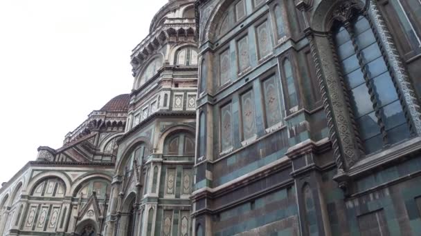 Kathedrale von Santa Maria del Fiore in Florenz auf dem Domplatz - Toskana — Stockvideo