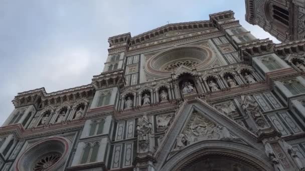 Katedrála Santa Maria del Fiore ve Florencii na náměstí Duomo - Toskánsko — Stock video