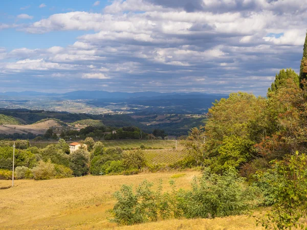 Impresionante vista panorámica de la Toscana en Italia en un día maravilloso —  Fotos de Stock