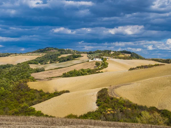 Ευρεία γωνία θέα πάνω από τα τοπία της ιταλικής Τοσκάνης — Φωτογραφία Αρχείου
