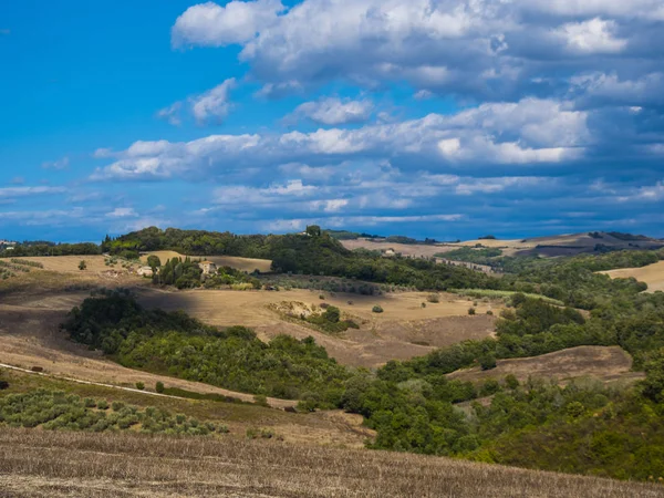 Un hermoso día en Toscana Italia con cielo azul — Foto de Stock