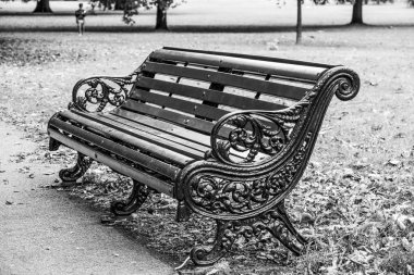 Sonbaharda güzel bir günde Greenwich Park banklar