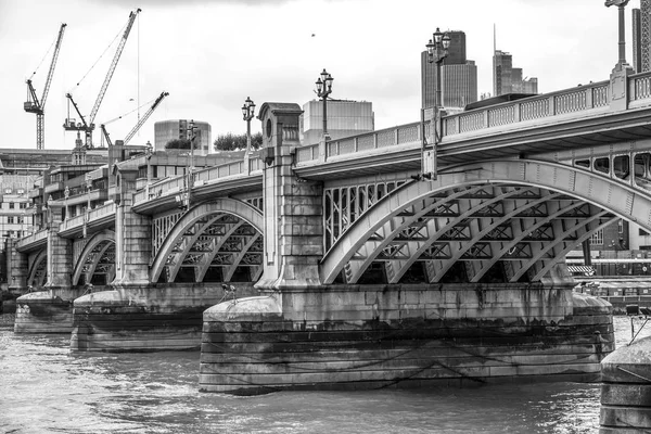 Csodálatos Southwark Bridge Temzére — Stock Fotó