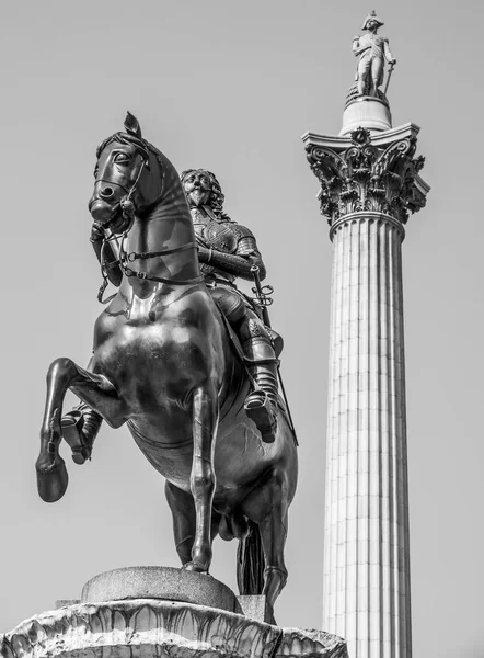 Columna de Lord Nelson en Trafalgar Square Londres — Foto de Stock