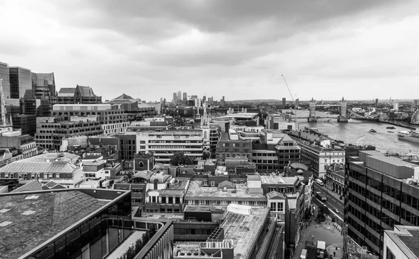 Fantastik hava görünümünü Londra'da - anıt kuleden görüntülemek