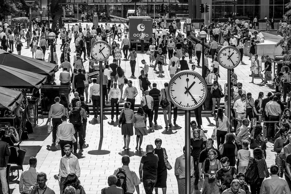 İş adamları Reuters Plaza Canary Wharf - Londra - İngiltere - 19 Eylül 2016 tam bir crowdy yer