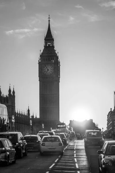 Gyönyörű naplemente mögött Elizabeth-torony, Big Ben, London - London - Nagy-Britannia - 2016. szeptember 19. — Stock Fotó