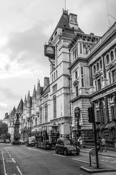 Las Cortes Reales de Justicia de Londres - LONDRES - GRAN BRETAÑA - 19 DE SEPTIEMBRE DE 2016 — Foto de Stock