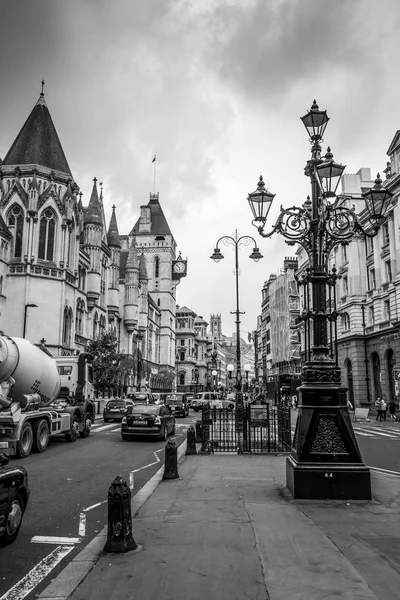 City of London Street view - LONDRES - GRAN BRETAÑA - 19 DE SEPTIEMBRE DE 2016 — Foto de Stock