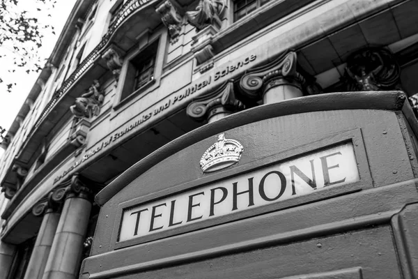 Cabine telefónica de Londres - LONDRES - GRANDE BRETANHA - SETEMBRO 19, 2016 — Fotografia de Stock