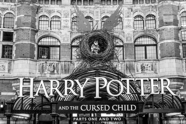 Ünlü Harry Potter Londra Palace Tiyatrosu Cambridge sirk - Londra - İngiltere - 19 Eylül 2016 müzikal