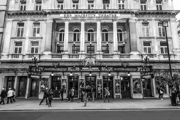 Teatro Majestys de Londres - El fantasma de la ópera - LONDRES - GRAN BRETAÑA - 19 DE SEPTIEMBRE DE 2016 — Foto de Stock