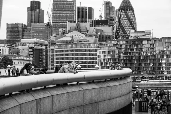 The skyline of the City of London - view from More London Riverside - LONDON - GREAT BRITAIN - SEPTEMBER 19, 2016 — Stock Photo, Image