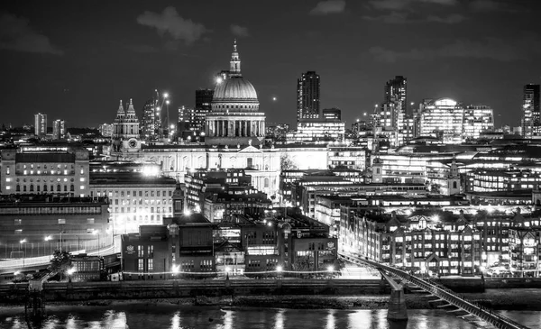 The City of London by night - aerial view from Tate Modern - LONDON - GREAT BRITAIN - SEPTEMBER 19, 2016 — Stock Photo, Image