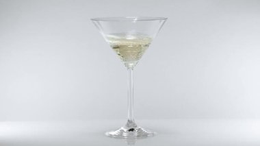 Votka martini - faous bir İngiliz ajanı tarafından klasik bir kokteyl tercih