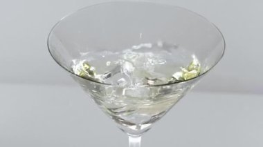 Buz - beyaz martini klasik içki