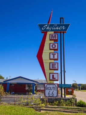 Şık Skyliner Motel adlı rota 66 - Stroud - Oklahoma - 16 Ekim 2017