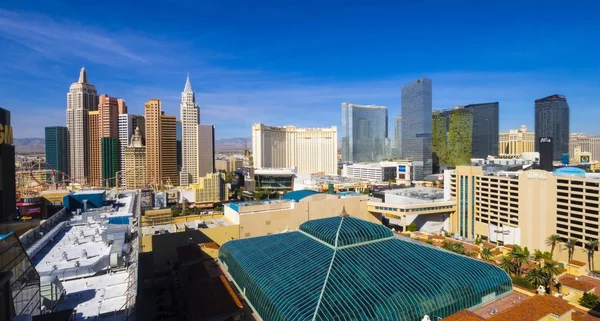 Kaunis taivaanranta Las Vegas Strip NY NY Hotel and Casino - LAS VEGAS - NEVADA - LOKAKUU 12, 2017 — kuvapankkivalokuva