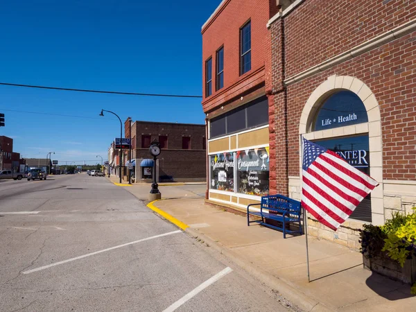 El hermoso centro de la ciudad de Stroud - una pequeña ciudad en Oklahoma - STROUD - OKLAHOMA - 16 DE OCTUBRE DE 2017 — Foto de Stock