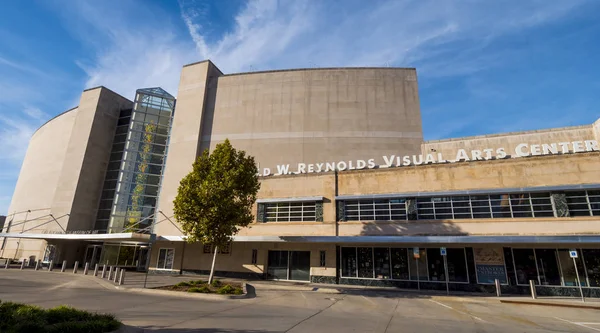 Donald W Reynolds Centro de Artes Visuales - Oklahoma City Museum of Art - OKLAHOMA CITY - OKLAHOMA - 18 de octubre de 2017 — Foto de Stock