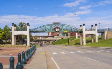 Route 66 - Tulsa - Tulsa Oklahoma - 17 Ekim 2017 ünlü köprüden