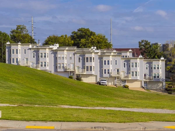 Hermoso barrio Riverview en Tulsa - TULSA - OKLAHOMA - 17 DE OCTUBRE DE 2017 — Foto de Stock