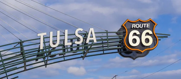 Famous Route 66 přihlásit Tulsa Oklahoma - Tulsa - Oklahoma - 17 října 2017 — Stock fotografie