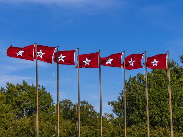 Banderas de Oklahoma en el Capitolio del Estado en Oklahoma City — Foto de Stock