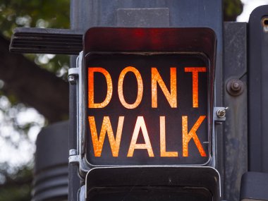 Yürü - Tulsa 'da eski trafik ışıklarında yürüme