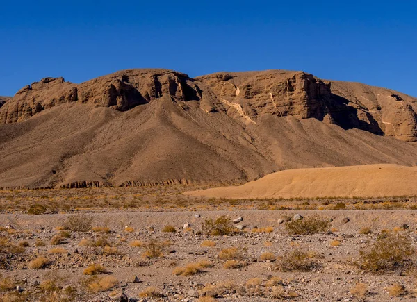 Schöne Landschaftsroute durch den Death Valley Nationalpark in Kalifornien — Stockfoto