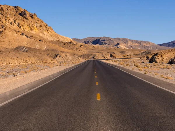 Estrada panorâmica no deserto de Nevada - Death Valley National Park — Fotografia de Stock