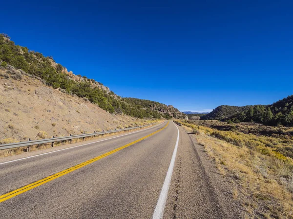 Bela estrada rural em Utah — Fotografia de Stock