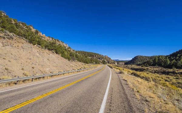 ユタ州ブライスキャニオン国立公園への道 — ストック写真