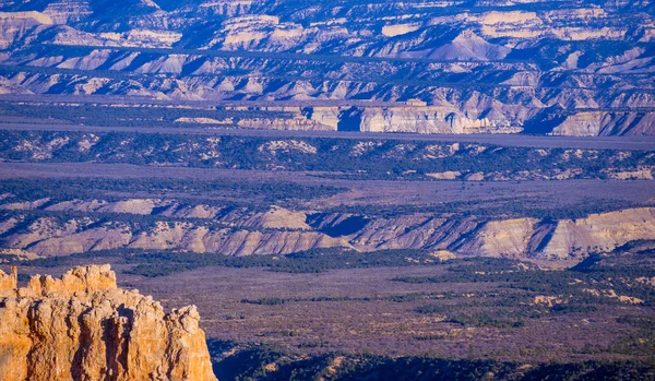Weitwinkelblick über den bryce canyon in utah — Stockfoto