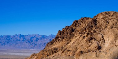 Gün batımında renkli Ölüm Vadisi Milli Parkı