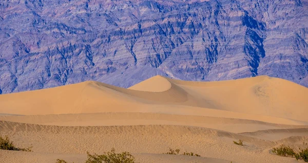 Sand Dunes at Death Valley National Park - Mesquite Flat Sand Dunes — Stock Photo, Image