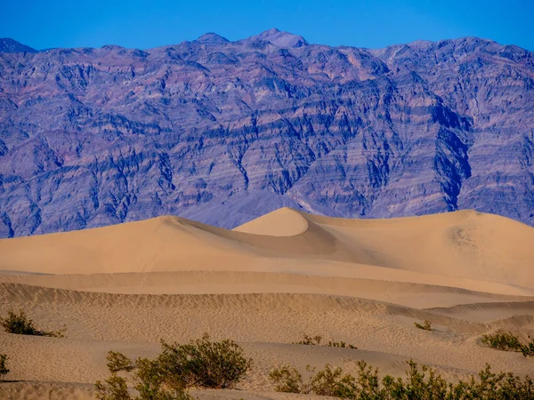 Dunas de arena en el Parque Nacional del Valle de la Muerte - Mesquite Flat Sand Dunes —  Fotos de Stock