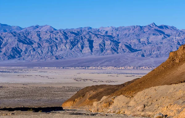 Erstaunlicher Death-Valley-Nationalpark in Kalifornien an einem sonnigen Tag — Stockfoto