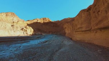 Mozaik Kanyonu 'ndaki Ölüm Vadisi Ulusal Parkı' ndaki kırmızı kayalar