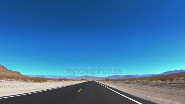 Calles vacías en el desierto de California - Parque Nacional del Valle de la Muerte — Vídeos de Stock