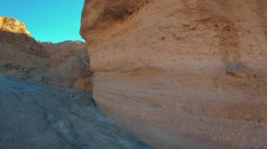 Mozaik Kanyonu 'ndaki Ölüm Vadisi Ulusal Parkı' ndaki kırmızı kayalar